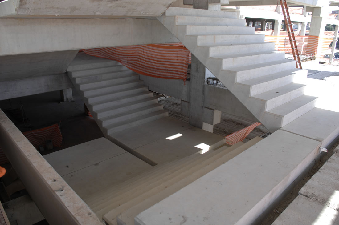 Escada - Leonardi - Construção Pré fabricada